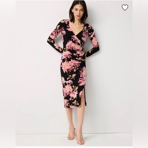 White House Black Market Floral Long Sleeve V neck Dress size XS worn once*